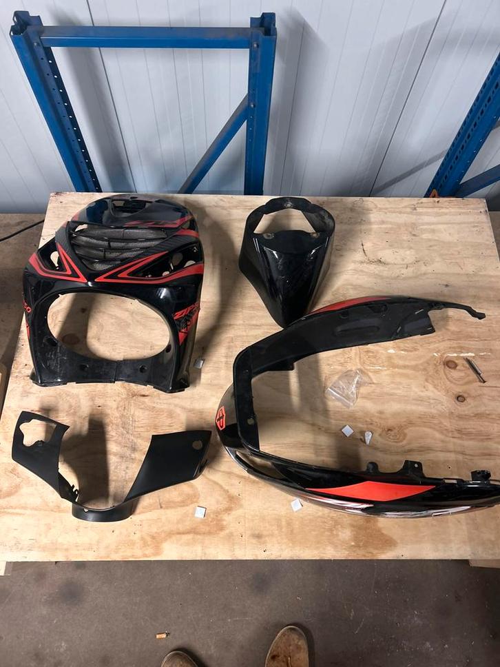 Piaggio Zip sp kappenset, Fietsen en Brommers, Brommeronderdelen | Scooters, Gebruikt, Piaggio, Kap, Ophalen of Verzenden