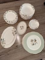 Bordenset mintgroen met bloemmetjes, Huis en Inrichting, Keuken | Servies, Gebruikt, Ophalen of Verzenden, Overige stijlen, Porselein