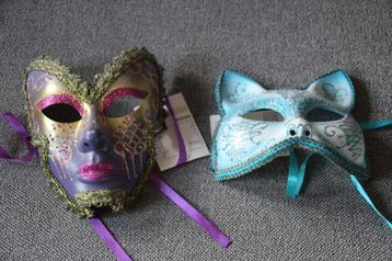 2 maskers voor verkleedfeestje vrouw en kat. beschikbaar voor biedingen
