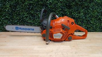 ZEER NETTE Husqvarna 555 Professionele Benzine Kettingzaag  beschikbaar voor biedingen