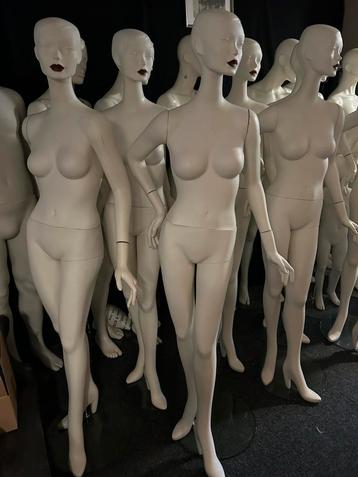 Etalagepop paspop mannequin Ralph Pucci beschikbaar voor biedingen