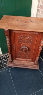 Antiek Nachtkastje met Houtsnijwerk, Ophalen