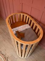 Houten wiegje met matras en beddengoed, Ophalen, Zo goed als nieuw, Minder dan 140 cm, Matras