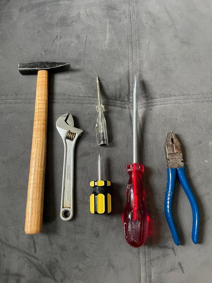 Gereedschap set - Hamer, schroevendraaiers, tang, Doe-het-zelf en Verbouw, Gereedschap | Handgereedschap, Gebruikt, Ophalen of Verzenden