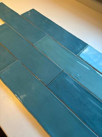 3,24 m2 turquoise wandtegel beschikbaar voor biedingen