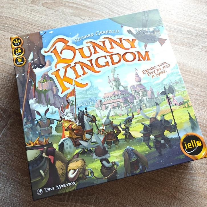 Bunny Kingdom (EN), Hobby en Vrije tijd, Gezelschapsspellen | Bordspellen, Zo goed als nieuw, Ophalen of Verzenden