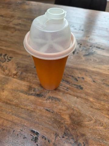 Tupperware shaker beschikbaar voor biedingen