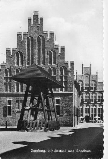 (387-236-037) Doesburg Klokkestoel met Raadhuis beschikbaar voor biedingen
