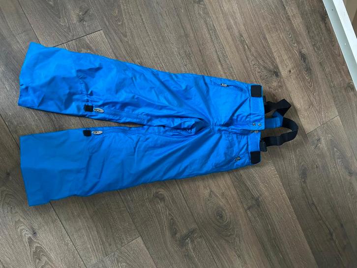 wintersportkleding met helm 6-8 jaar, Kinderen en Baby's, Kinderkleding | Overige, Gebruikt, Jongen of Meisje, Ophalen