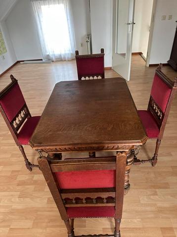 Eettafel met 4 stoelen  beschikbaar voor biedingen