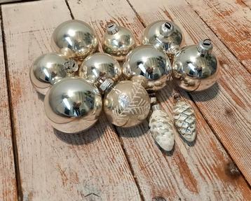 Kerstballen zilver Vintage Retro beschikbaar voor biedingen