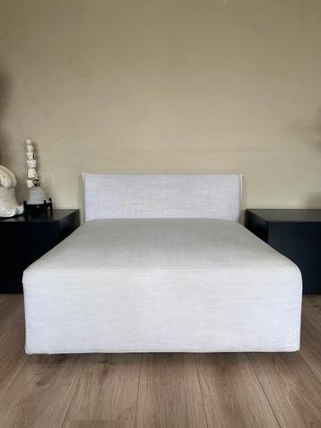 Modulair zitelement Minotti beschikbaar voor biedingen