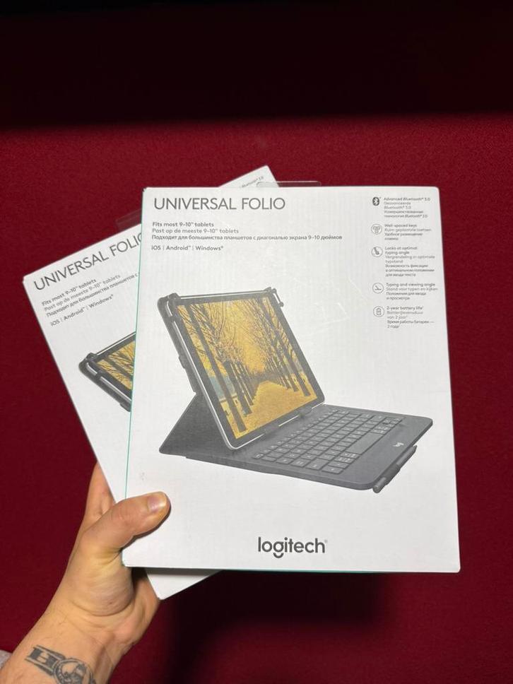 Logitech Universal Folio 9-10” Bluetooth toetsenbordhoes, Computers en Software, Tablet-hoezen, Zo goed als nieuw, Overige typen