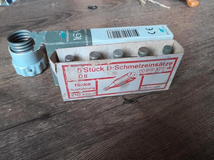 Glazen zekeringen (7 stk) en losse stop, Doe-het-zelf en Verbouw, Elektra en Kabels, Nieuw, Overige typen, Ophalen of Verzenden