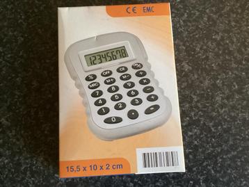 Rekenmachine Calculator ongebruikt beschikbaar voor biedingen