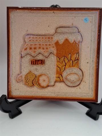 Tegel nr. 061, tekst Miel = honing beschikbaar voor biedingen