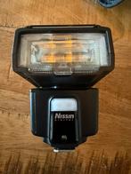 Nissan i40 voor Nikon, Ophalen of Verzenden, Zo goed als nieuw, Overige merken, Kantelbaar