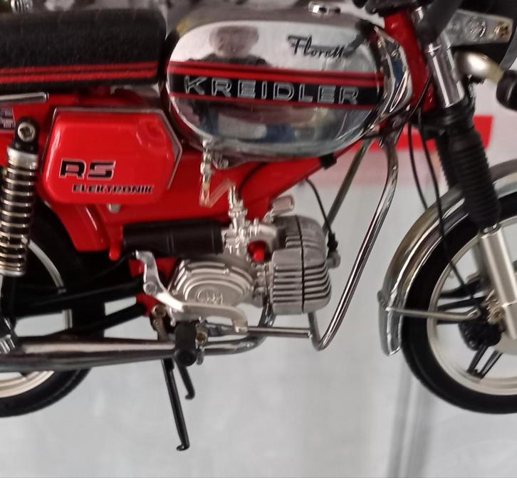 Schuco kreidler, de rechter zwarte kap 1op10 Gezocht., Hobby en Vrije tijd, Modelauto's | 1:5 tot 1:12, Zo goed als nieuw, Motor