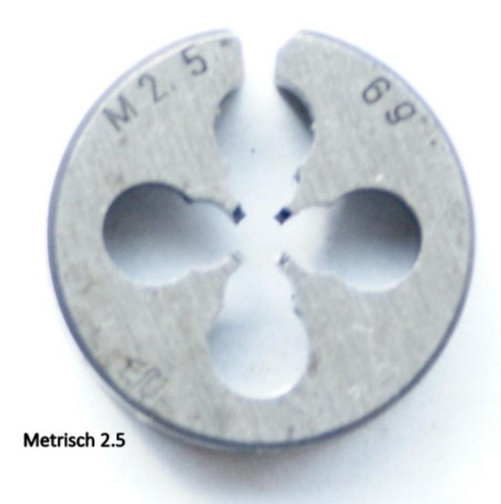 Metrische snijplaten M 1,4 - M24 - in nieuwstaat., Doe-het-zelf en Verbouw, Gereedschap | Handgereedschap, Zo goed als nieuw, Ophalen of Verzenden