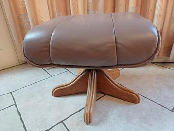 Voetenbank hokker leder beschikbaar voor biedingen