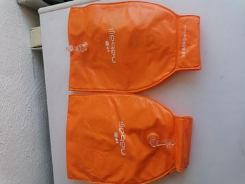 Zwembandjes grotere maat. Gewicht 30-60 kg beschikbaar voor biedingen