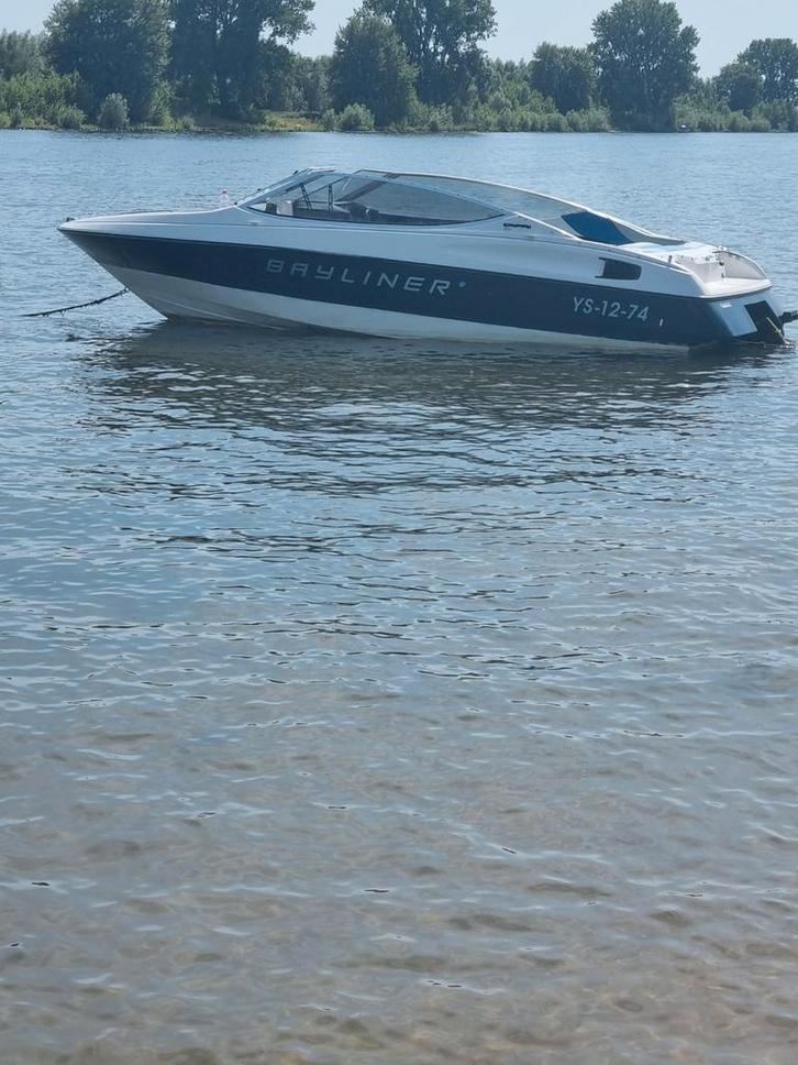 Bayliner capri 1850 145 pk mercruiser speedboot inc. Trialer, Watersport en Boten, Speedboten, Gebruikt, 6 meter of meer, Benzine