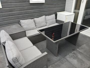 Tuinset beschikbaar voor biedingen
