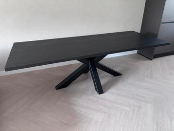 Massief eiken eetkamertafel