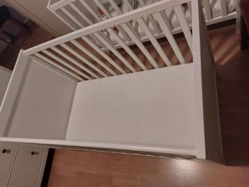 BABYBEDJE INCLUSIEF MATRAS beschikbaar voor biedingen