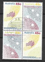 AUSTRALIE 2001, mi 2076/77 Parlement gestempeld, Ophalen of Verzenden, Gestempeld