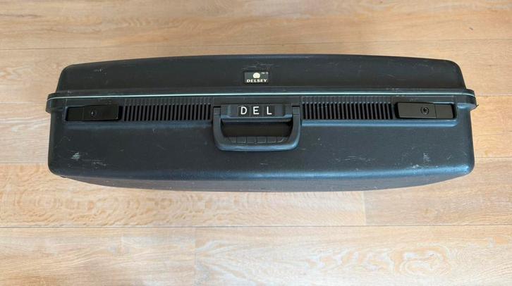 Delsey koffer met 2 sloten, Sieraden, Tassen en Uiterlijk, Koffers, Gebruikt, Hard kunststof, 70 cm of meer, 45 tot 55 cm, Slot