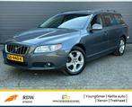 Volvo V70 2.0 Summum / Xenon / Leder / Trekhaak /, Voorwielaandrijving, Gebruikt, Handgeschakeld, Euro 4