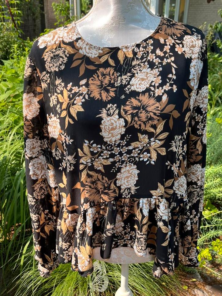 Zwarte bloemen blouse maat 44, Kleding | Dames, Blouses en Tunieken, Gedragen, Maat 42/44 (L), Zwart, Ophalen of Verzenden