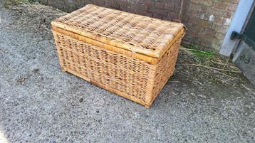 Rieten mand 85x47x47 beschikbaar voor biedingen