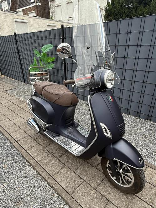 GTS Toscana Exclusive 2021 zeldzaam mooi, Fietsen en Brommers, Snorfietsen en Snorscooters, Zo goed als nieuw, Overige merken