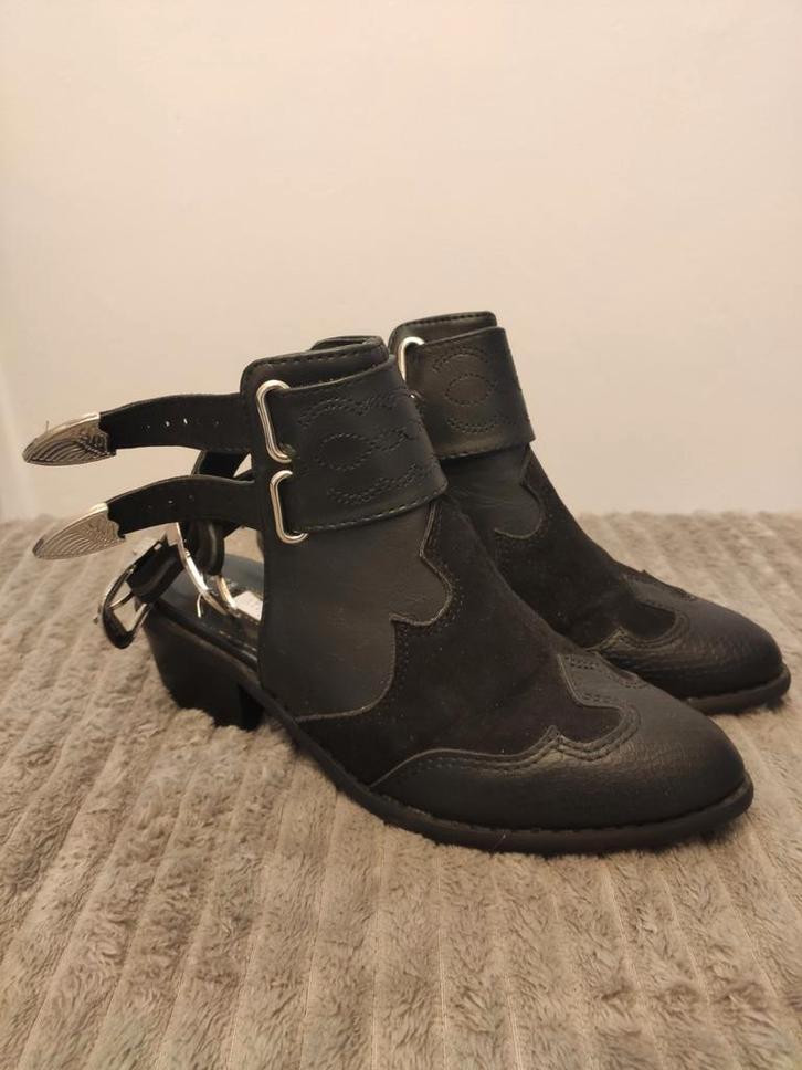 Lage enkellaarzen met gesp - cowboy - zwart - maat 36, Kleding | Dames, Schoenen, Zo goed als nieuw, Lage of Enkellaarzen, Zwart