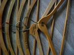 Oude houten kleerhangersmet firmanaam, Ophalen of Verzenden