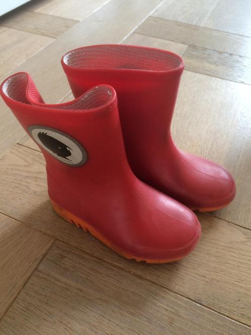 de bekende rode regenlaarsjes Jip&Janneke mt 22, Kinderen en Baby's, Kinderkleding | Schoenen en Sokken, Gebruikt, Laarzen, Jongen of Meisje