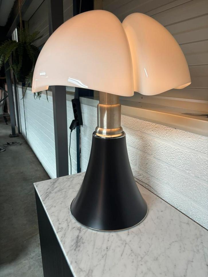 Pipistrello Large 70 cm zwarte, witte, gele nieuw in box, Huis en Inrichting, Lampen | Tafellampen, Nieuw, 50 tot 75 cm, Kunststof