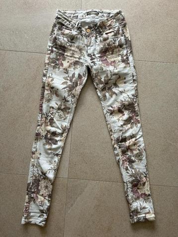 Nette SUPERTRASH skinny broek met bloempatroon maat 26