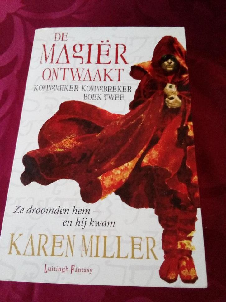 Karen miller: de magier ontwaakt 9789024598250., Boeken, Fantasy, Gelezen, Ophalen