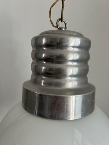 Vintage Industriële Hanglamp Wit Glas Metaal Verroest Kettin beschikbaar voor biedingen