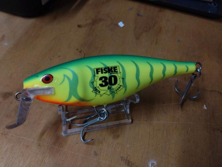 Rapala Shad Rap Jubileum Fiske 30-jaar 1974-2004, Watersport en Boten, Hengelsport | Roofvissen, Gebruikt, Overige typen, Ophalen of Verzenden