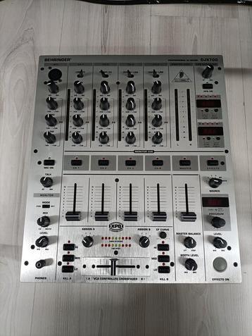 Behringer DJX700 DJ Mixer - Topstaat! beschikbaar voor biedingen