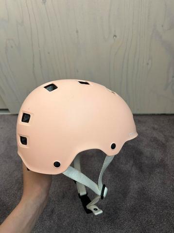 Helm roze Oxelo beschikbaar voor biedingen