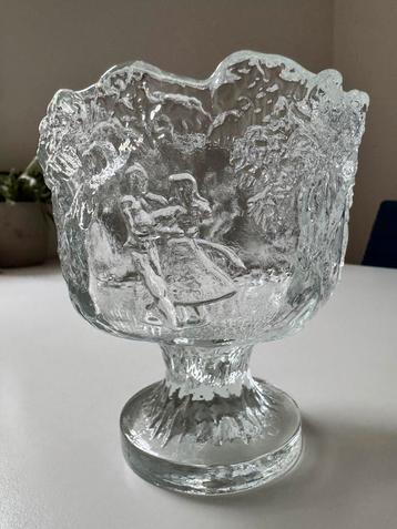 Kosta Boda Rhapsody glazen schaal op voet beschikbaar voor biedingen