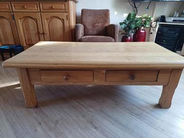 Blank eiken salontafel met lade beschikbaar voor biedingen