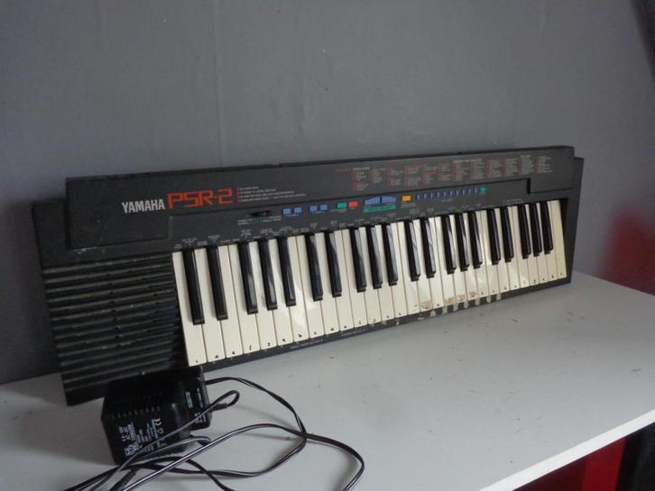 Yamaha psr-2 keyboard met 49 toetsen , 100 voice bank/, Muziek en Instrumenten, Keyboards, Gebruikt, 49 toetsen, Yamaha, Aanslaggevoelig