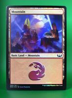 Magic: the Gathering basic land Streets of New Capenna FOIL, Hobby en Vrije tijd, Verzamelkaartspellen | Magic the Gathering, Foil