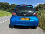 Toyota Aygo 1.0-12V Dynamic Navigator de auto is goed onderh, Voorwielaandrijving, Euro 5, Stof, Gebruikt